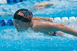 Samantha Woodward swims the 100 Fly Prelims at 2007 US Nationals.