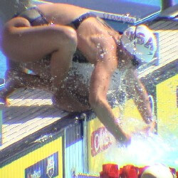 Amanda Beard splashes before the start