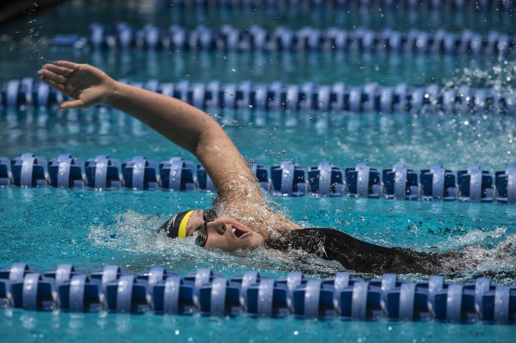 Elizabeth Pelton transitions from backstroke to breaststroke in the 200 IM.