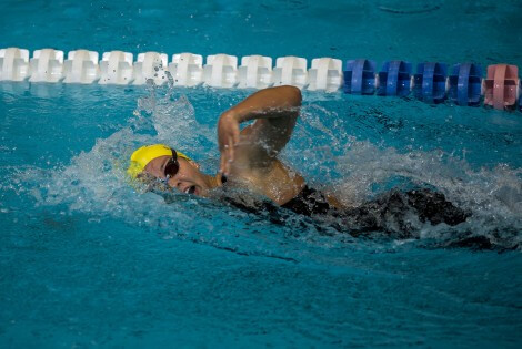 Chloe Sutton places second in the prelims of the 400 freestyle.