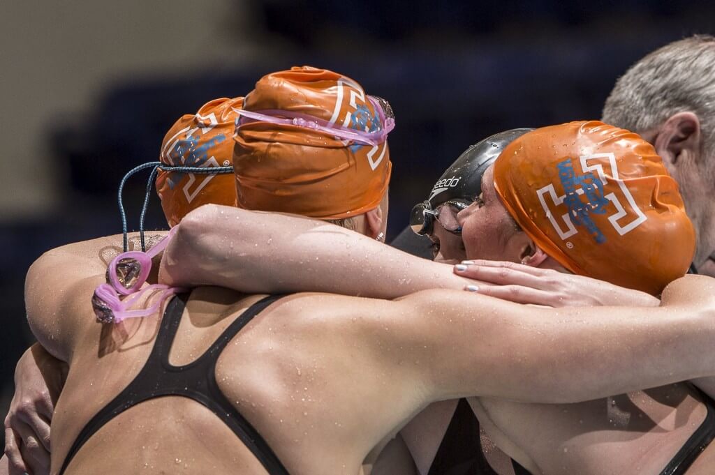 Tennessee wins the 200 freestyle relay.
