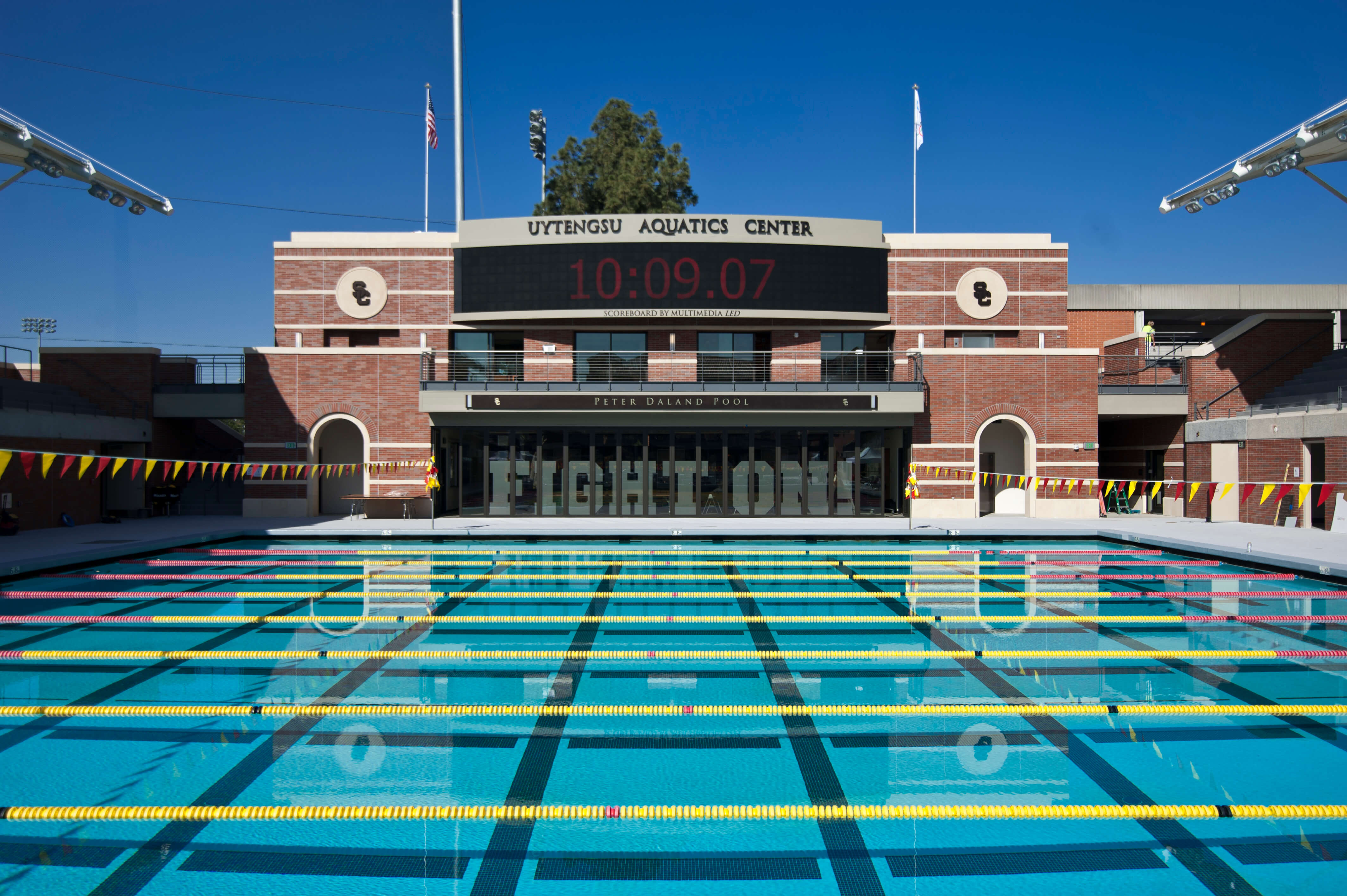 USC Men Celebrate Seniors, New Aquatic Center With Win Over Utah