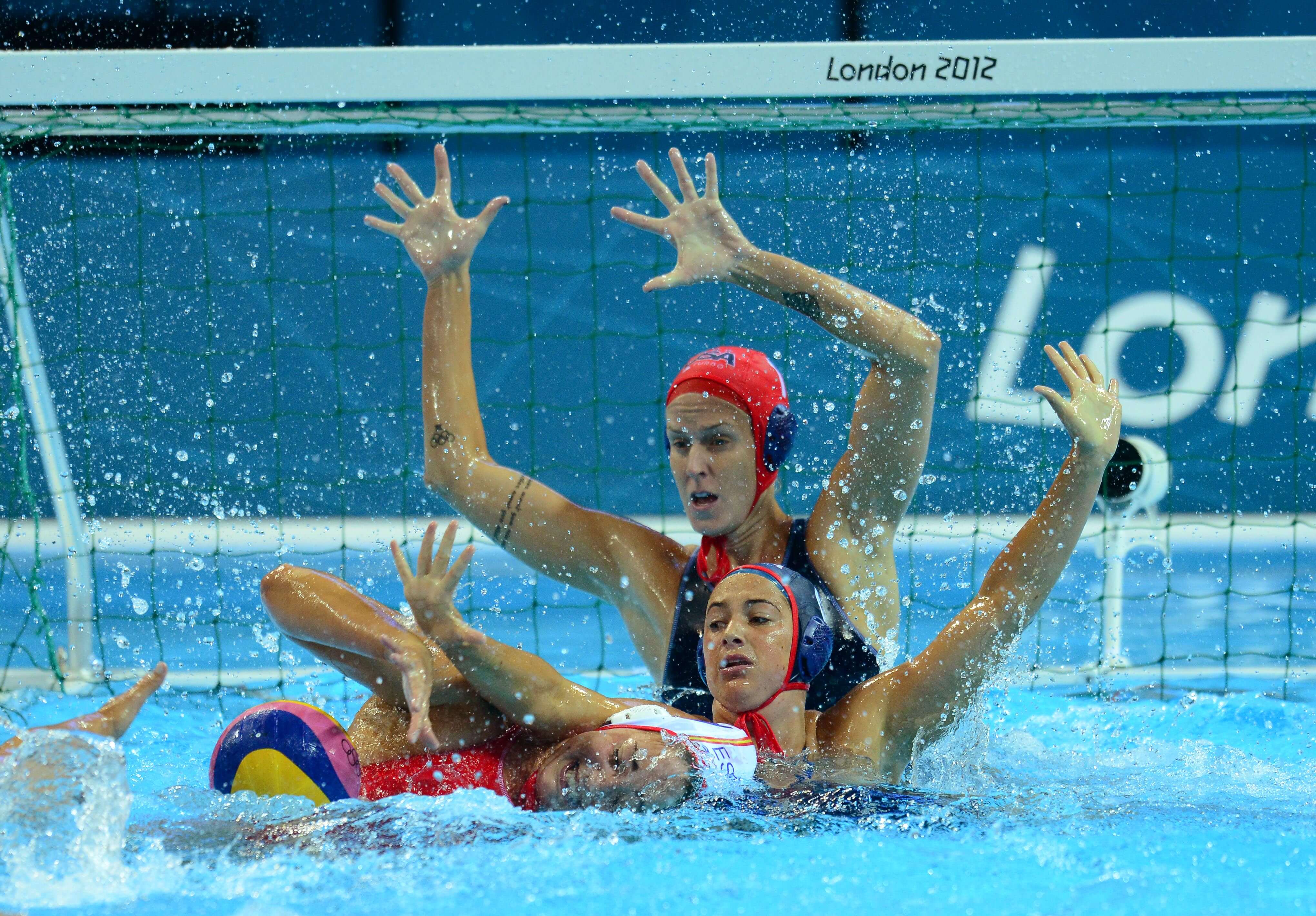 Stars and Stripes Clip Canada, 12-11, in Womens Water Polo Shootout
