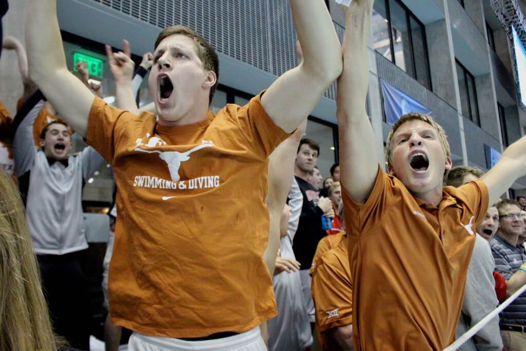 texas-celebrating-post-clark-smith-500-free-day-1-finals-2015-d1-mncaa