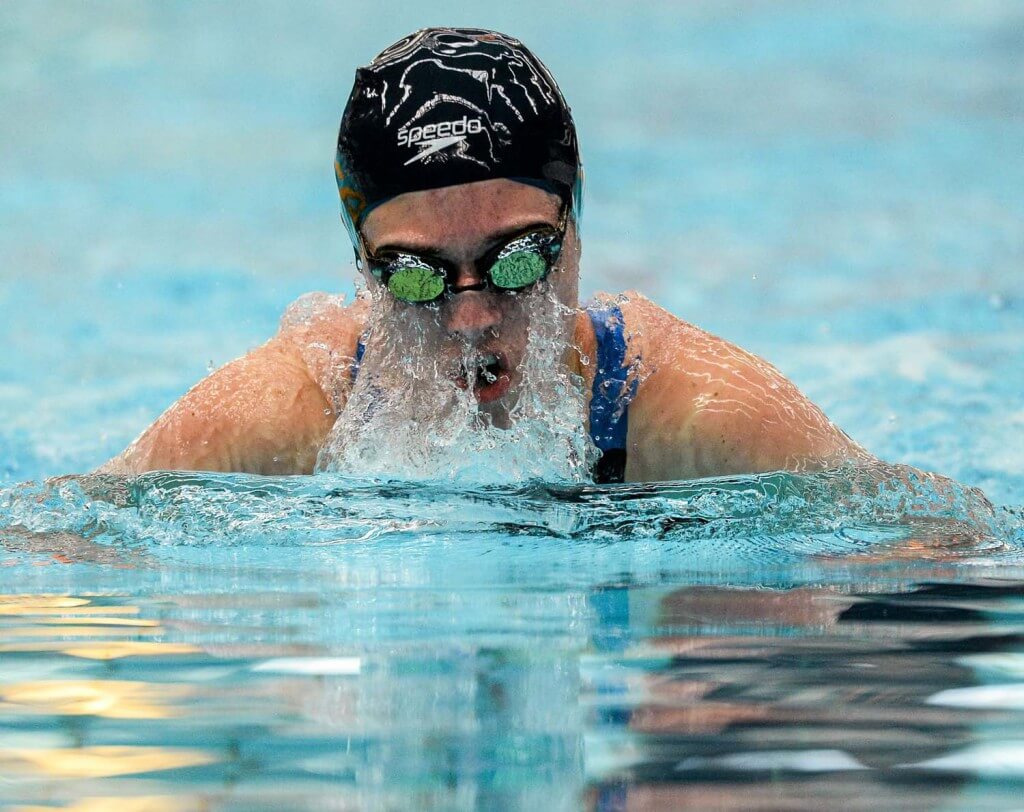 1 May 2015; Olivia Anderson, NCSA, on her way to winning the semi-final of the women's 100m breaststroke event, during the 2015 Irish Open Swimming Championships at the National Aquatic Centre, Abbotstown, Dublin. Picture credit: Paul Mohan / SPORTSFILE