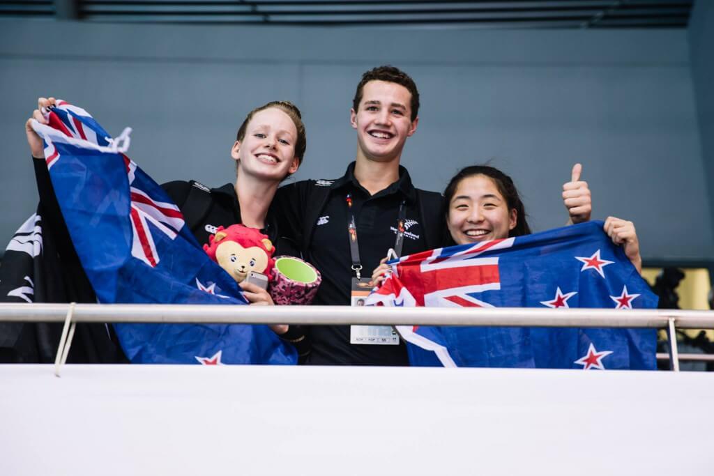 new-zealand-flag-fans-2015-fina-world-juniors-1