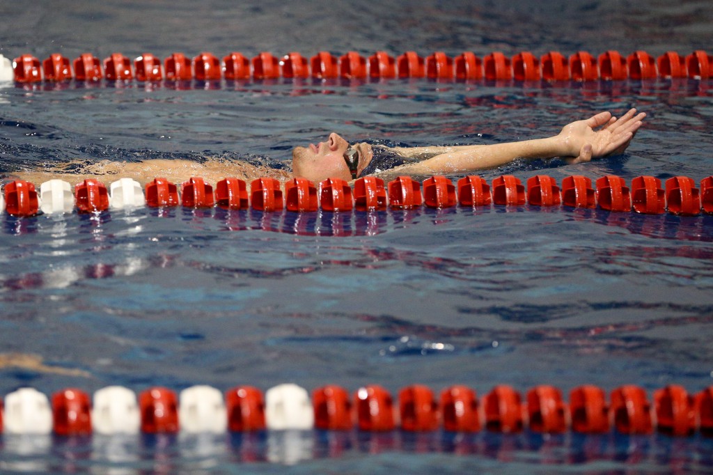 Ryan Lochte kicking