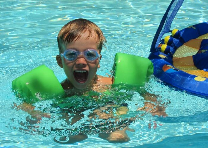 Lucas_in_the_pool