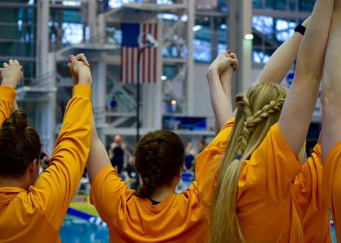 tennessee-vols-cheer-support-team-ncaas-2016