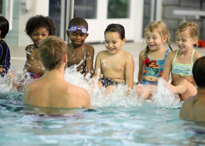 swim-lesson-children-splash