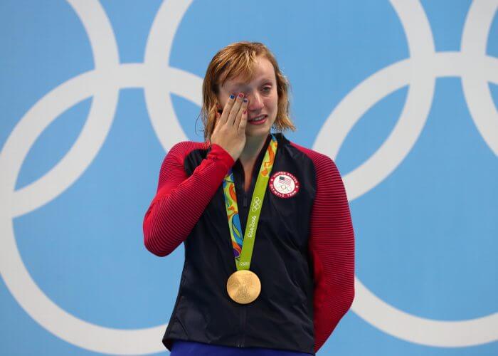 ledecky-crying-wipe-away-tears-gold-800-freestyle-rio