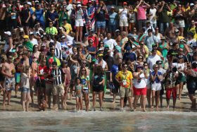 open-water-fans-crowd-beach-rio