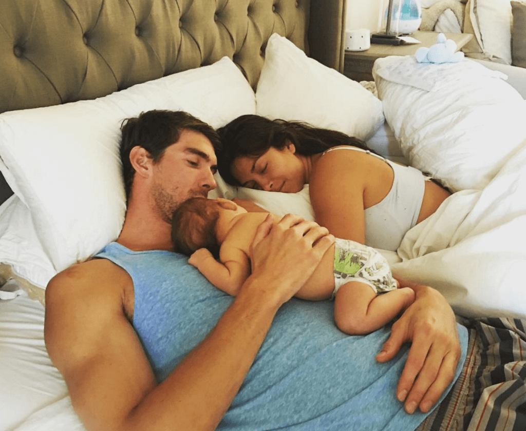 michael-phelps-family-bed