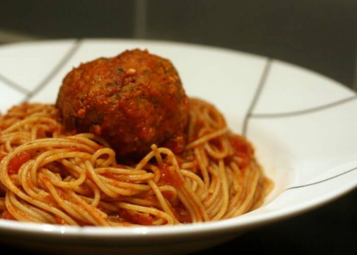 spaghetti-and-meatballs-food-nutrition