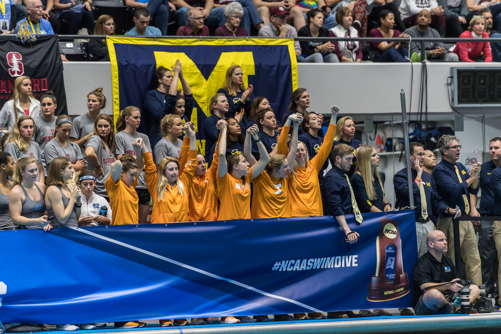 Tennessee Swimming And Diving Sweeps Louisville Men Win By One Point