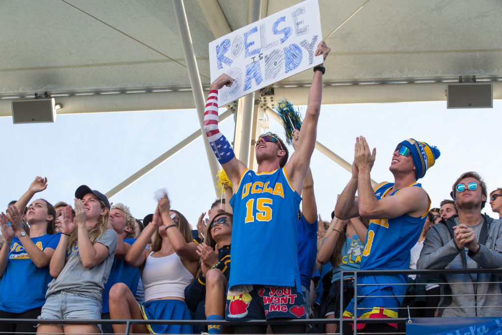 UCLA_Fans_DEC17