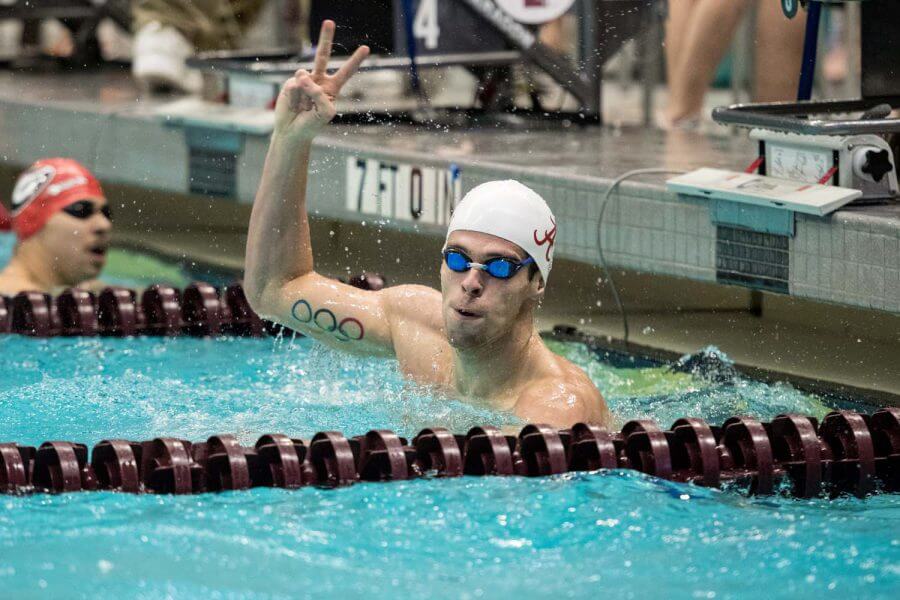 Christopher Reid Holds Off Surging Nic Fink to Win 200 IM at Winter