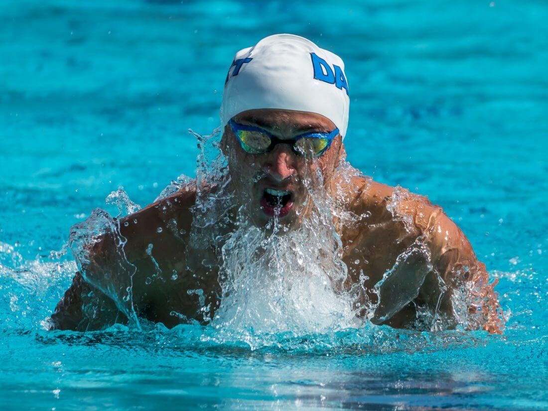 Luca Urlando Touches Out Chase Kalisz in Knoxville 200 Fly