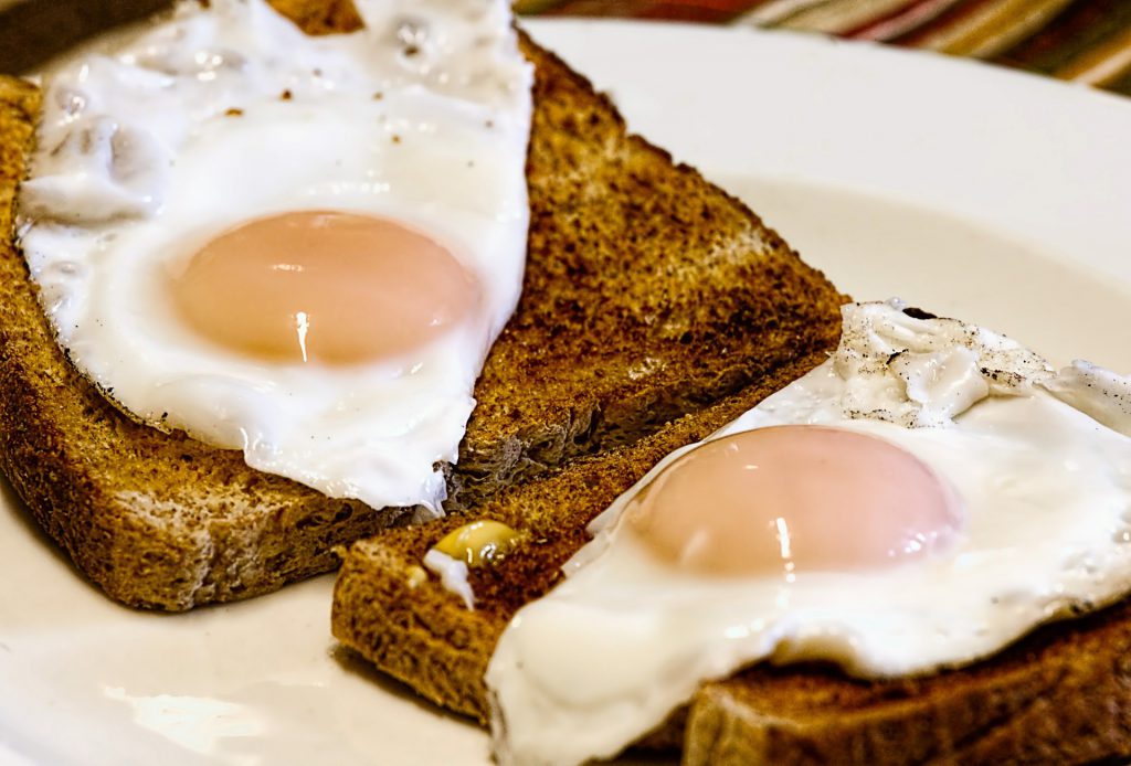 fried-eggs-on-toast