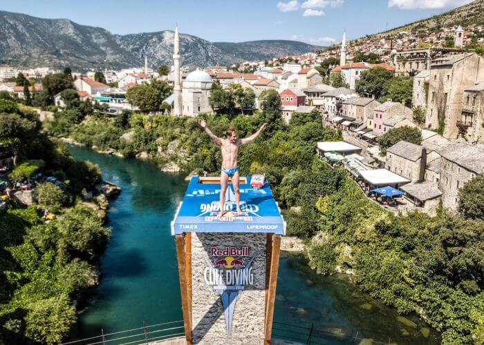 Gary Hunt of Great Britain dives from the 27 metre platform on Stari Most during the final competition day of the sixth stop at the Red Bull Cliff Diving World Series in Mostar, Bosnia and Herzegovina on September 8, 2018. // Predrag Vuckovic/Red Bull Content Pool // AP-1WUC5XF892111 // Usage for editorial use only // Please go to www.redbullcontentpool.com for further information. //