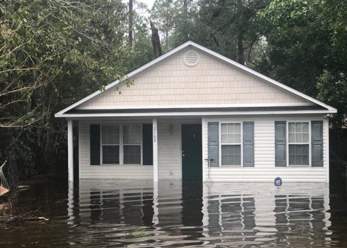 uncw-boys-house-flooding