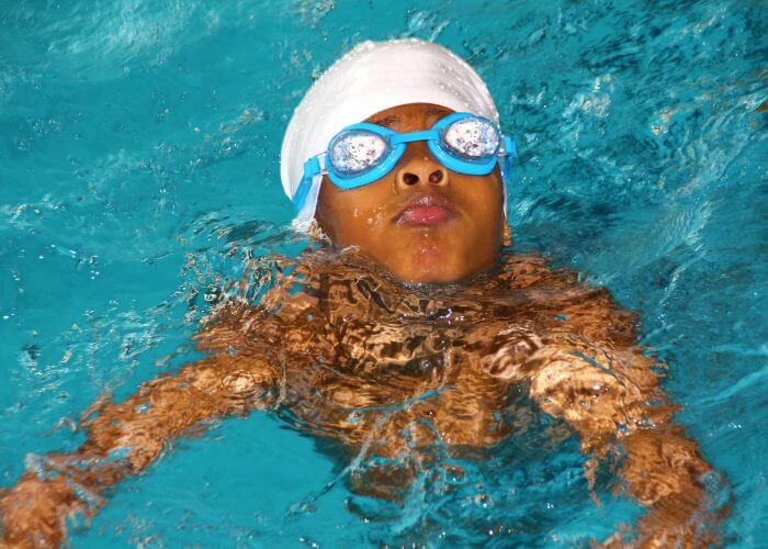 swim-lesson-goggles-boy