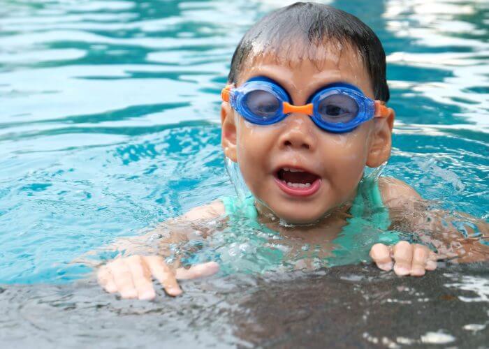 swim-lessons-little-kid