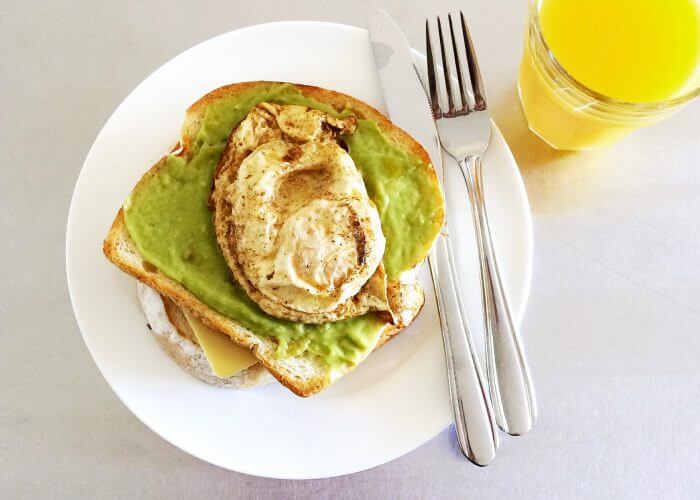 avacado-toast-sindelar-healthy-food-meal