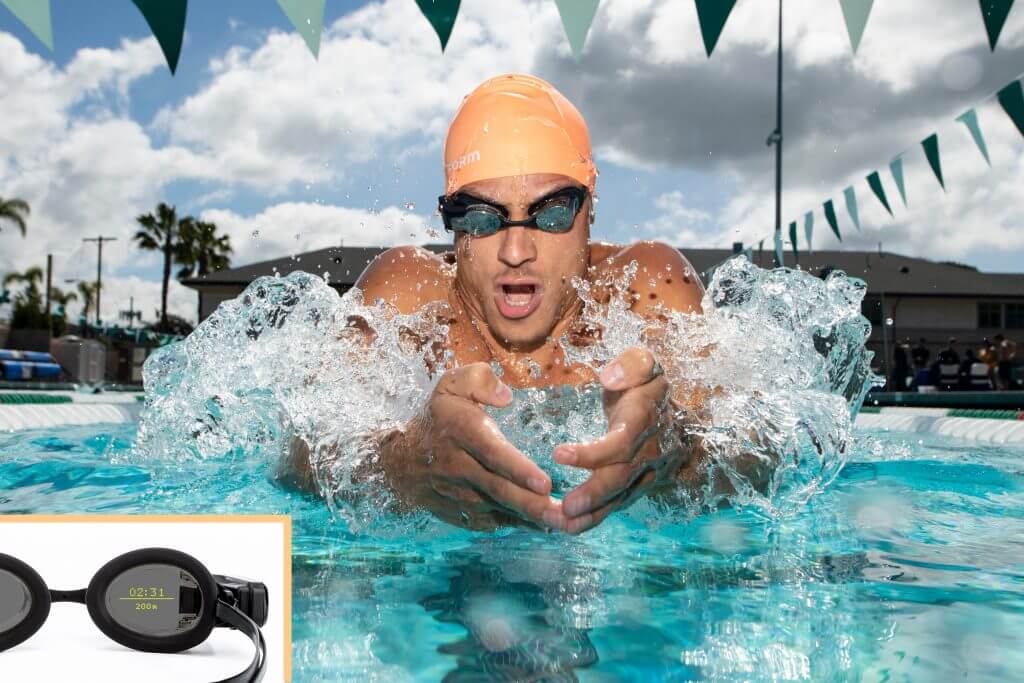 FORM Swimming Goggles - breaststroke