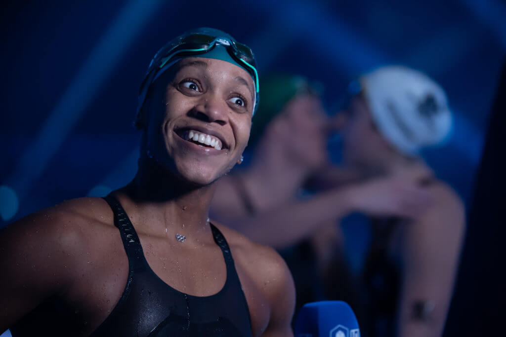 Alia Atkinson sets world record in 50 breaststroke ISL semifinals, Budapest Hungary (photo: Mike Lewis)