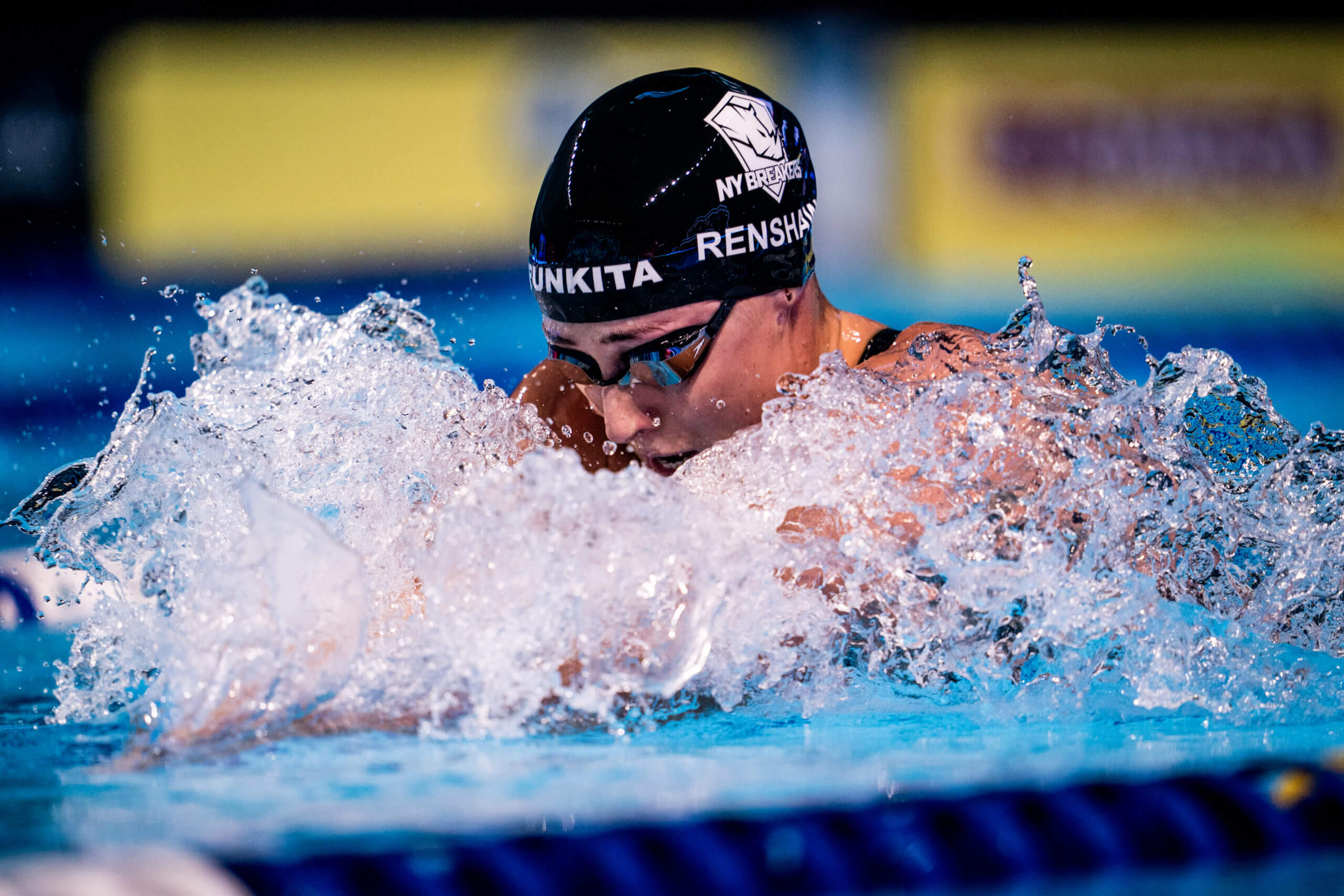 Renshaw Matches British 200Br Record In 2:22.08: Peaty Goes 58.82