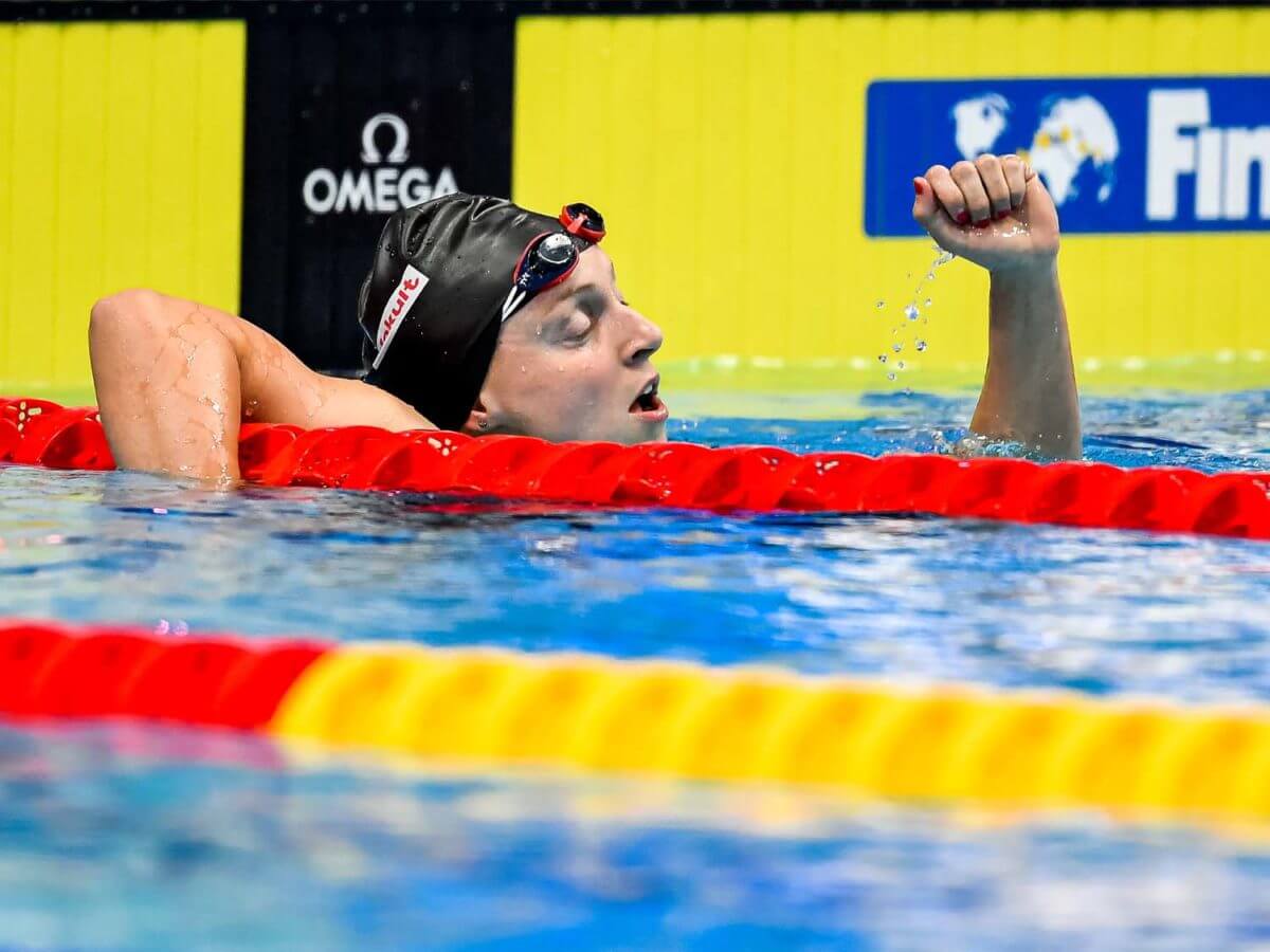 Katie Ledecky Pulls Away From Summer McIntosh To Retake 400 Free Title   Katie Ledecky 400 Free 2022 World Championships 1200x900 