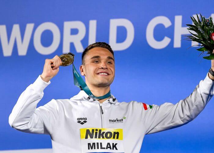 kristof-milak-200-fly-gold-world-record-2022-world-championships-budapest-podium