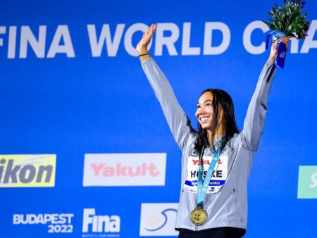 torri-huske-100-fly-gold-2022-world-championships-budapest