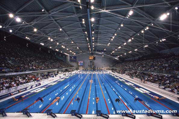18 May 2000: General view of a race start during the Telstra 2000 Olympic Selection Trials at the Sydney International Aquatic Centre, Homebush, Sydney, Australia. Mandatory Credit: Nick Wilson/ALLSPORT