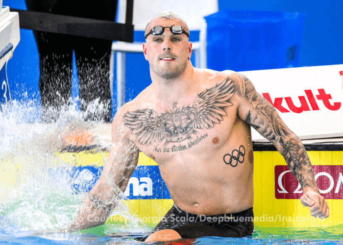 Kyle Chalmers of Australia celebrates after winning the gold medal in the 100m Freestyle Men Final during the FINA Swimming Short Course World Championships at the Melbourne Sports and Aquatic Centre in Melbourne, Australia, December 15th, 2022. Photo Giorgio Scala / Deepbluemedia / Insidefoto