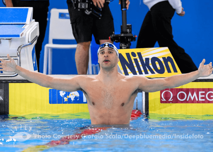 Chad Le Clos of South Africa celebrates after winning the gold medal in the 200m Butterfly Men Final during the FINA Swimming Short Course World Championships at the Melbourne Sports and Aquatic Centre in Melbourne, Australia, December 15th, 2022. Photo Giorgio Scala / Deepbluemedia / Insidefoto
