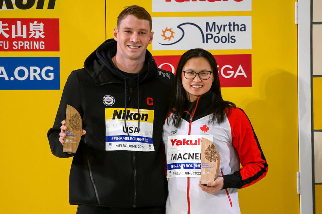 world-championships-Ryan Murphy of United States of America and Margaret MacNeil of Canada show the Best athlete awards during the FINA Swimming Short Course World Championships at the Melbourne Sports and Aquatic Centre in Melbourne, Australia, December 18th, 2022. Photo Giorgio Scala / Deepbluemedia / Insidefoto