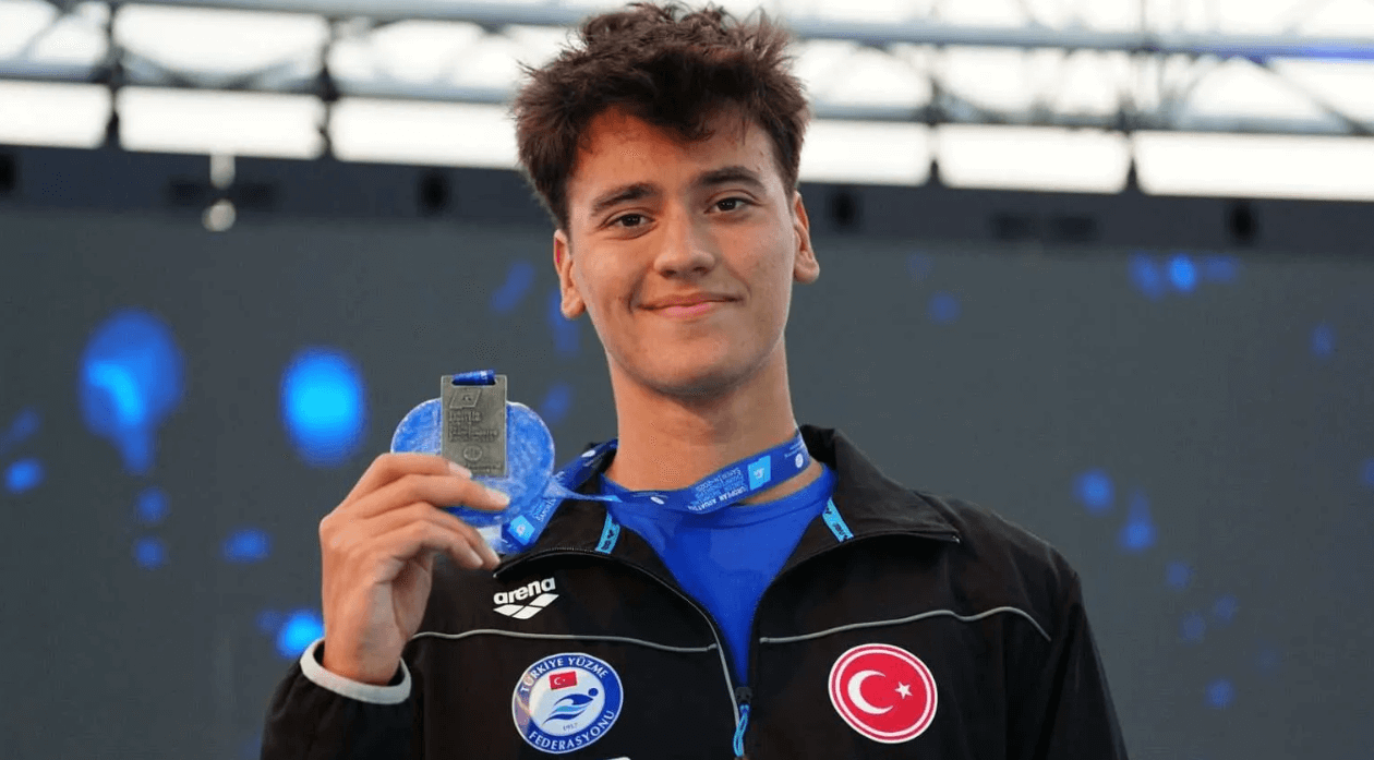 World Junior Record Holder Kuzey Tuncelli Headed to Texas Longhorns