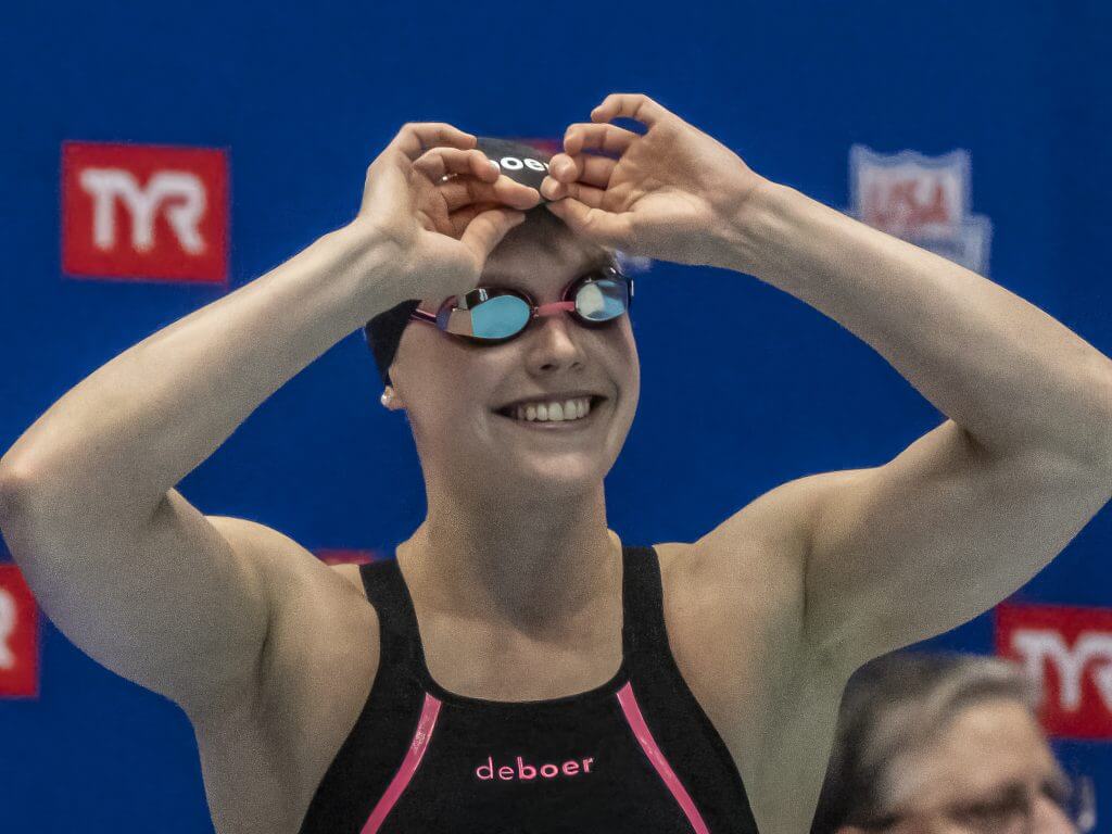 claire-curzan-