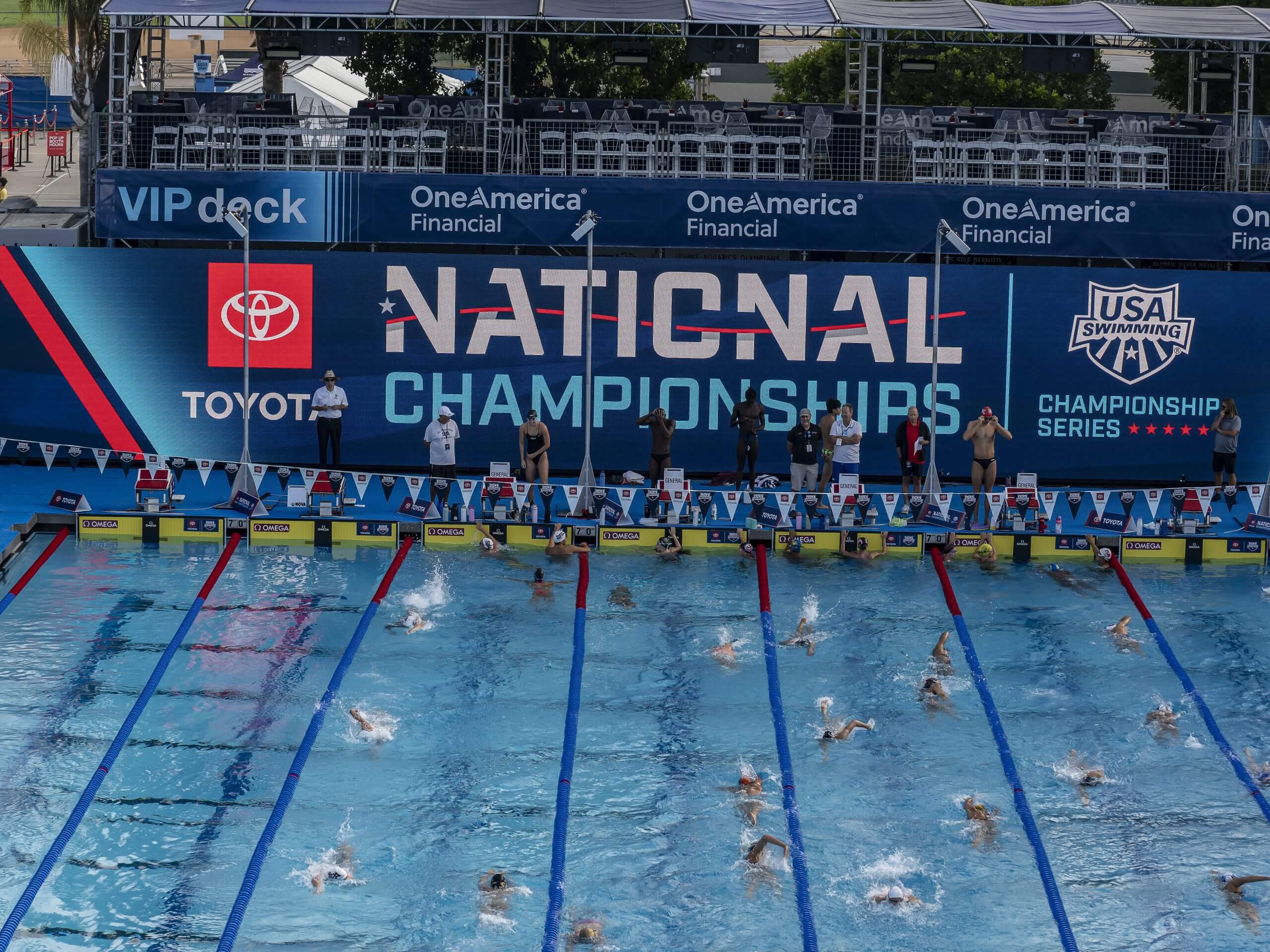 Rowan Cox Lowers 17-18 National Age Group Record in 100 Butterfly, Finishes Third at Nationals